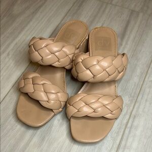 DV by Dolce Vita Tan Braided Women’s Sandals size 6